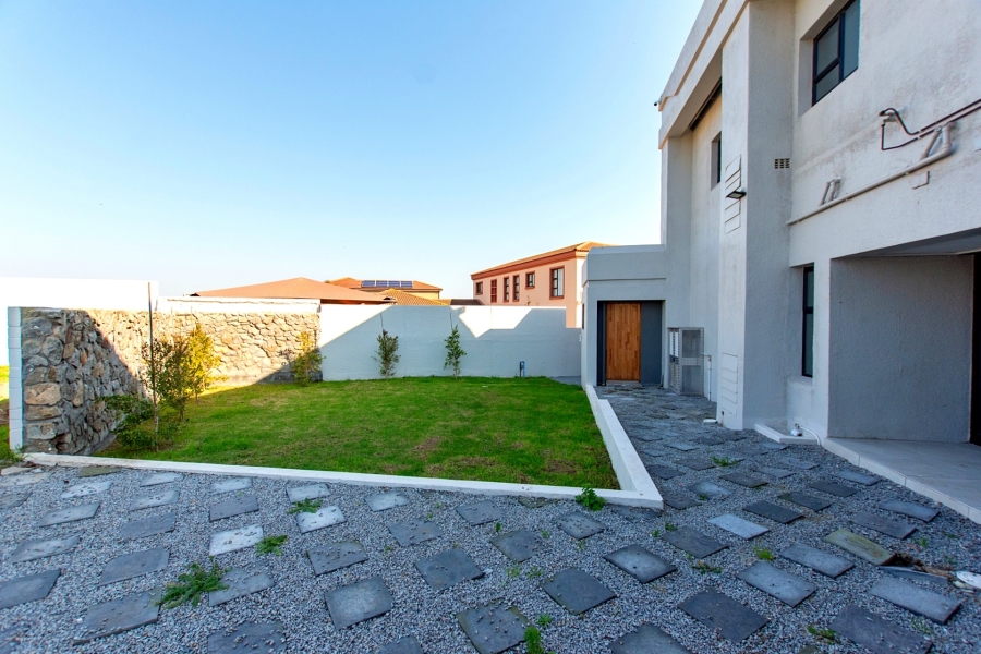 5 Bedroom Property for Sale in Myburgh Park Western Cape